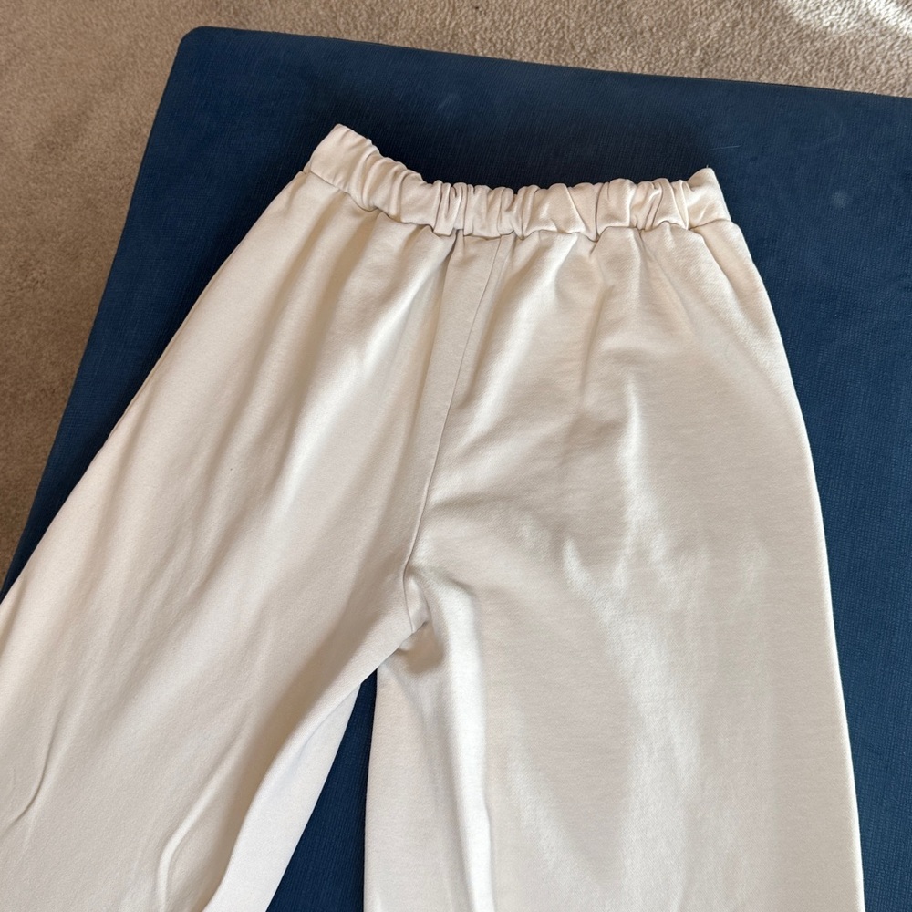 Cream Wide-Leg elevated sweatpants - Picture 5 of 9